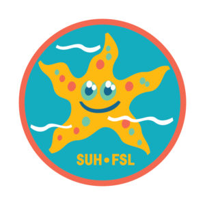Varhaistaitomerkki, jossa turkoosilla taustalla keltainen hymyilevä meritähti. Merkissä teksti SUH - FSL.
